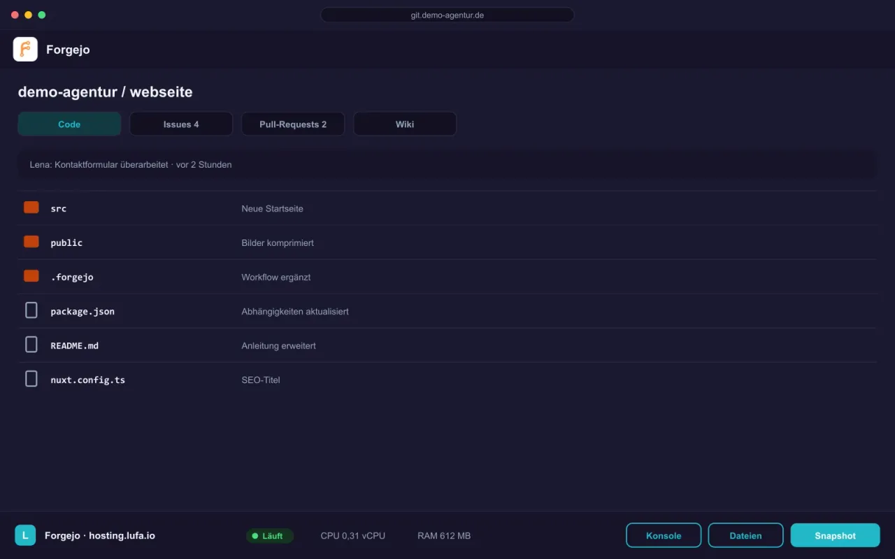 Forgejo-Repository mit Dateiliste und Reitern für Issues und Pull-Requests, darunter die Panel-Leiste von hosting.lufa.io