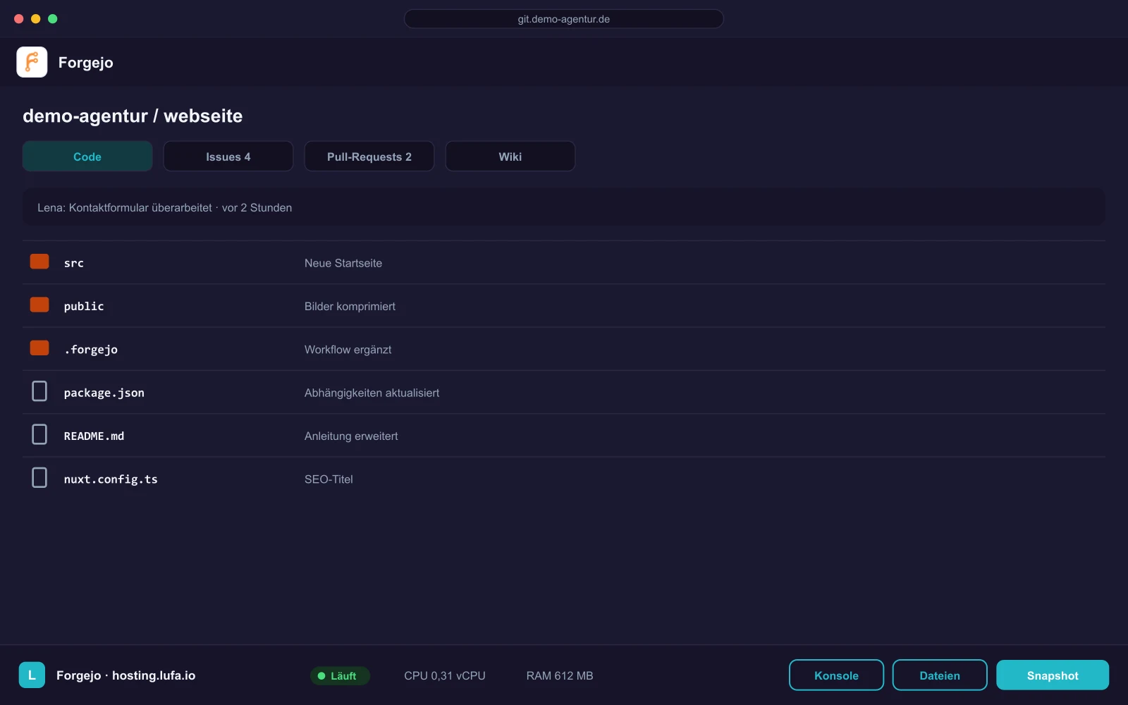 Forgejo-Repository mit Dateiliste und Reitern für Issues und Pull-Requests, darunter die Panel-Leiste von hosting.lufa.io